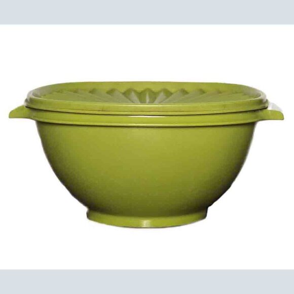 Vintage Tupperware Servalier Bowl 1970s 12 cups Avacado Green 858-3 - Picture 1 of 2
